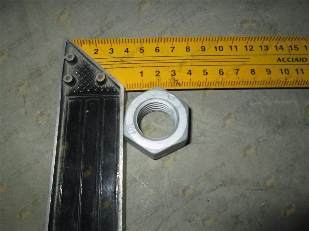 Гайка крепления бокового ножа M24х3,0 S4013333